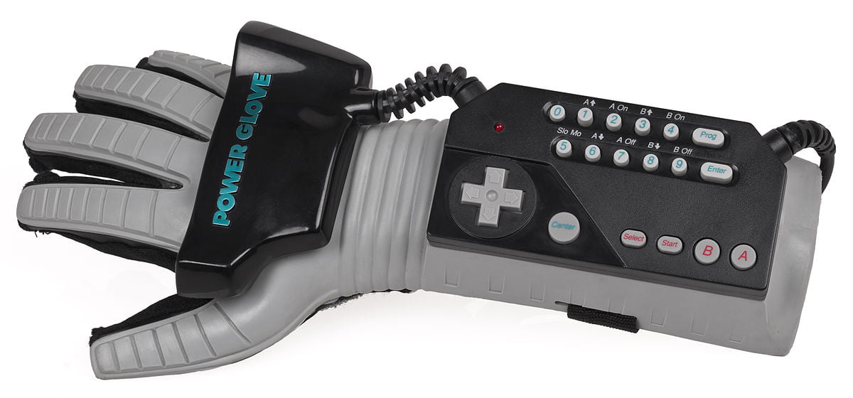 NES Power Glove-Les accessoires rétro les plus insolites et rares-Rabbits Games accessoires rétro, rares, insolites, collection, histoire du jeu vidéo, Power Glove,