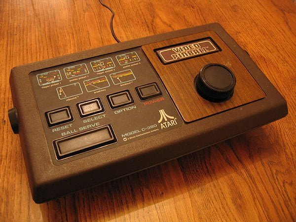 La console Vidéo Pinball : Le trésor oublié du gaming - Rabbits Games console vidéo Pinball, jeux rétro, histoire du gaming, gameplay Pinball, culture populaire