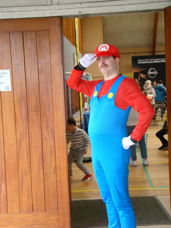 Cosplay Hôpital 60 : Un Rayon de Soleil pour les Enfants Hospitalisés - Rabbits Games mario bros,