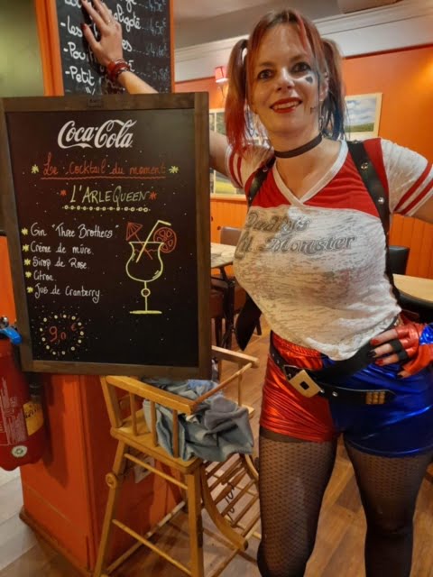 Guide Ultime pour le Cosplay de Harley Quinn - Rabbits Games Cosplayeuse Estelle de l'association Cosplay Hopital 60