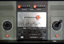 Découverte du Hanimex TVG 8610: Icône des Jeux des Années 80 5 Hanimex TVG 8610, jeux vidéo, années 80, console rétro, révolution technologique